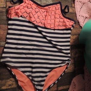 Breaking Waves one piece bathing suit XL 14/16